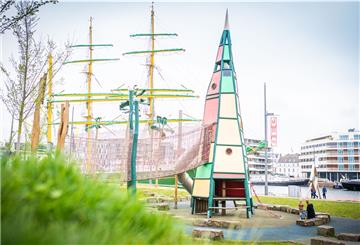 Der Spielplatz am Neuen Hafen in Bremerhaven ist ein echtes Highlight für Entdecker.