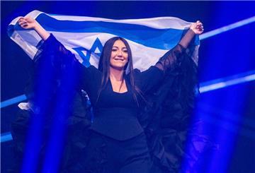 Der staatliche TV-Sender RTVE kündigte derweil an, man werde eine Überprüfung des Publikumsvotings beantragen, das die Teilnehmerin Israels(Yuval Raphael mit dem Song „New Day Will Rise“) am Samstag auf Platz 2 katapultiert hatte. 