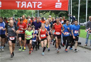 Läufer beim Start.