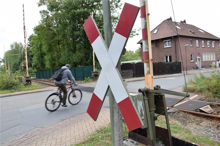 Nordenham: Investor möchte Gleise im Stadtnorden weiterhin sanieren Der Streckenabschnitt zwischen Nordenhamer Bahnhof und Friedrich-August-Hütte befindet sich nach wie vor im Eigentum der DB Netz AG. Die Hanseatische Infrastrukturgesellschaft möchte ihn möglichst zeitnah pachten.