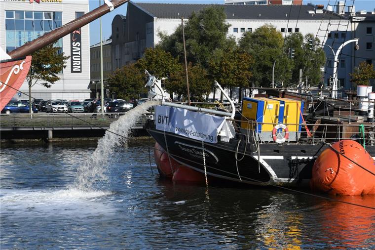 Bergung von "Seute Deern" in Bremerhaven abgebrochen Der stundenlange Bergungsversuch der „Seuten Deern“ in Bremerhaven ist abgebrochen worden.