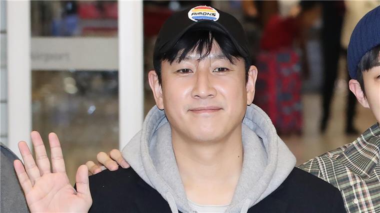 „Parasite“-Schauspieler Lee Sun Kyun gestorben Der südkoreanische Schauspieler Lee Sun-kyun ist nach Medienberichten tot aufgefunden worden.