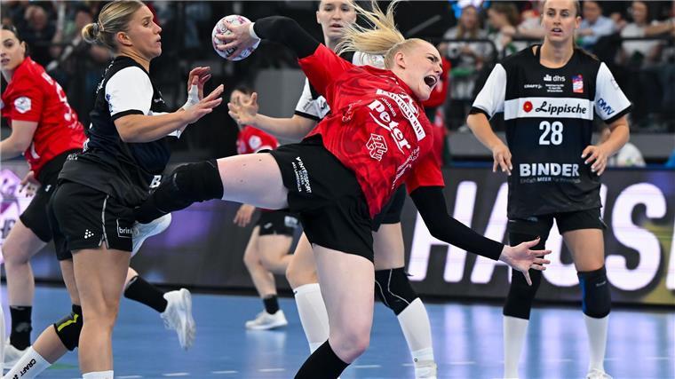 Der Thüringer HC hat zum vierten Mal den Handball-Supercup gewonnen.