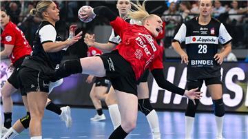 Der Thüringer HC hat zum vierten Mal den Handball-Supercup gewonnen.