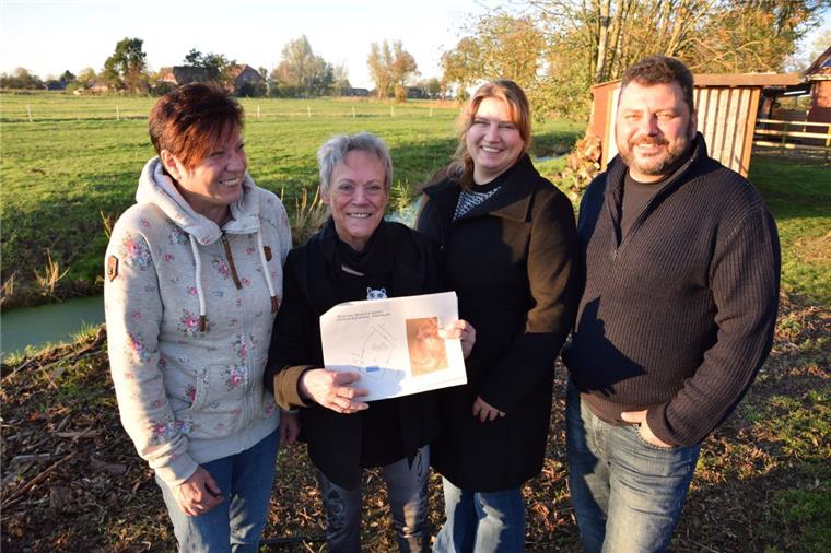 Tierschutzverein Wesermarsch plant weiteres Katzenhaus Der Tierschutzverein Wesermarsch plant ein neues Katzenhaus samt Quarantänestation (von links): Petra Optatzi (Pressesprecherin) und Martha Heppel (Vorsitzende) mit Nicole und Marc Schneider, auf deren Grundstück, die Einrichtung entstehen soll.