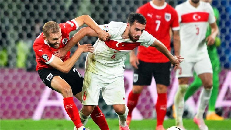 „Zerreißt mir das Herz“: Kökcü gegen Niederlande gesperrt Der Türke Orkun Kökcü (M) wird das Spiel gegen die Niederlande verpassen.