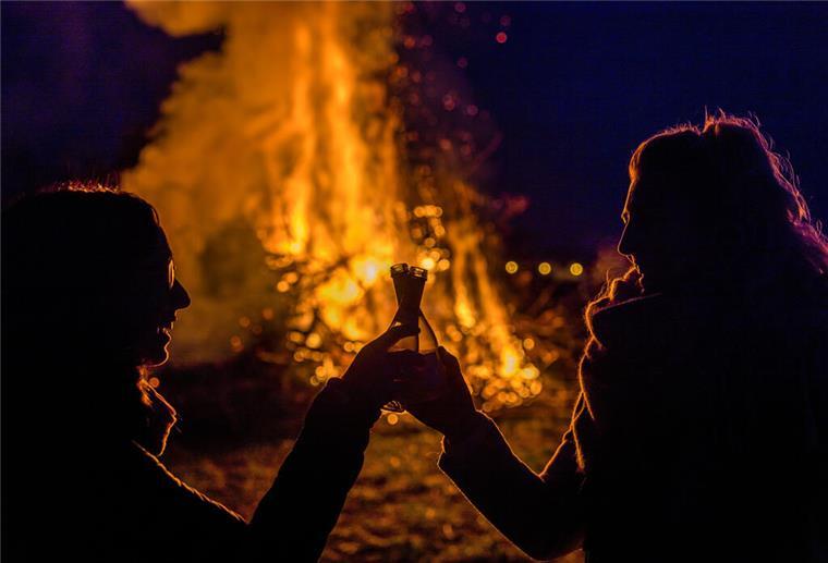 Osterfeuer: In Tarmstedt öffnet das Gelände für Strauchschnitt-Anlieferung Der TuS Tarmstedt veranstaltet am Ostersamstag ein Osterfeuer auf dem Vereinsgelände am Wendohweg.
