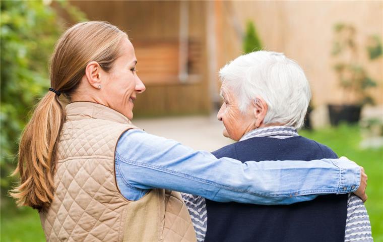 Otterndorfer Klinik hilft pflegenden Angehörigen Der überwiegende Teil pflegebürftiger Menschen wird von Angehörigen betreut.