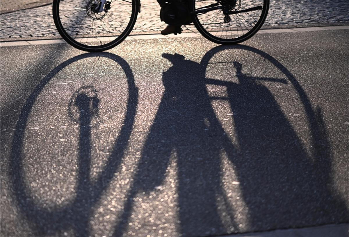 Unfall in Zeven: Radfahrerin bemerkt Verletzung erst später Der Unfall mit der Radfahrerin ereignete sich in der Bahnhofstraße.