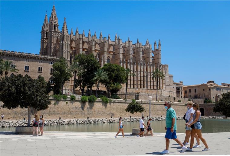 Mallorca: Dreijährige Deutsche stürzt in Gully Der Unfall passierte in Nähe der Kathedrale von Palma de Mallorca.