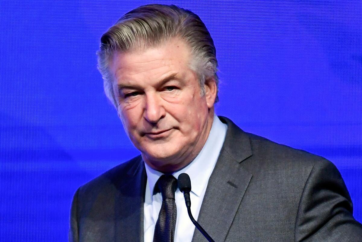 Alec Baldwin kracht mit Auto seiner Frau gegen Baum Der US-Schauspieler und sein Bruder haben den Unfall nach eigenen Angaben unverletzt überstanden. (Archivbild)