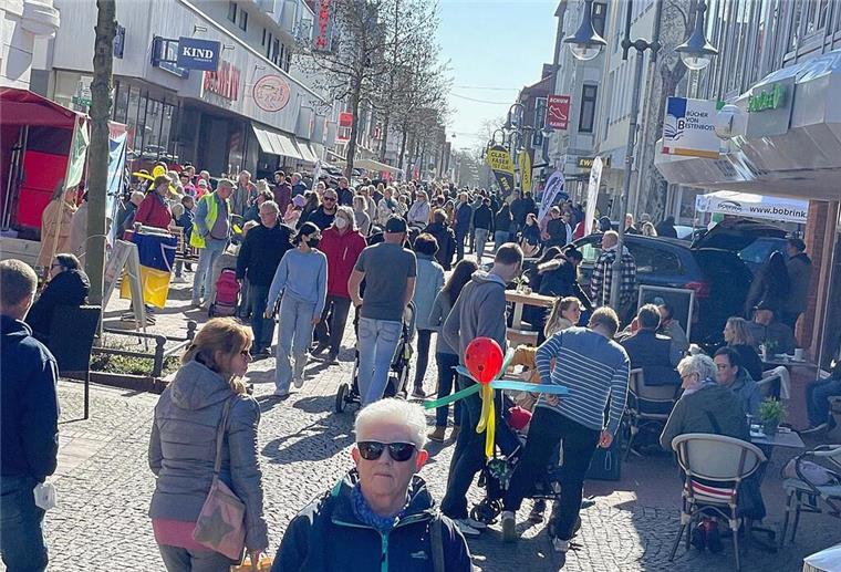 Programm für Familien, Autofans und Helfer verkaufsoffener Sonntag