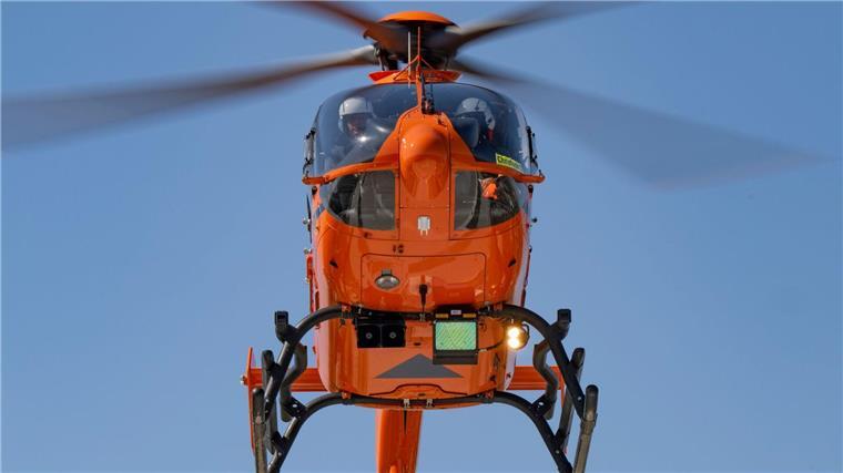 Der Verletzte wurde mit einem Hubschrauber in ein Krankenhaus geflogen. (Symbolbild)