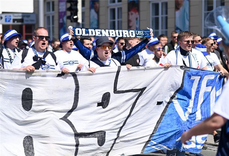 Hoher Besuch: ESC Geestemünde erwartet attraktiven Gegner Der VfB Oldenburg spielt seit Sommer in der dritten Liga. Die Fans haben sich über den Aufstieg sehr gefreut.