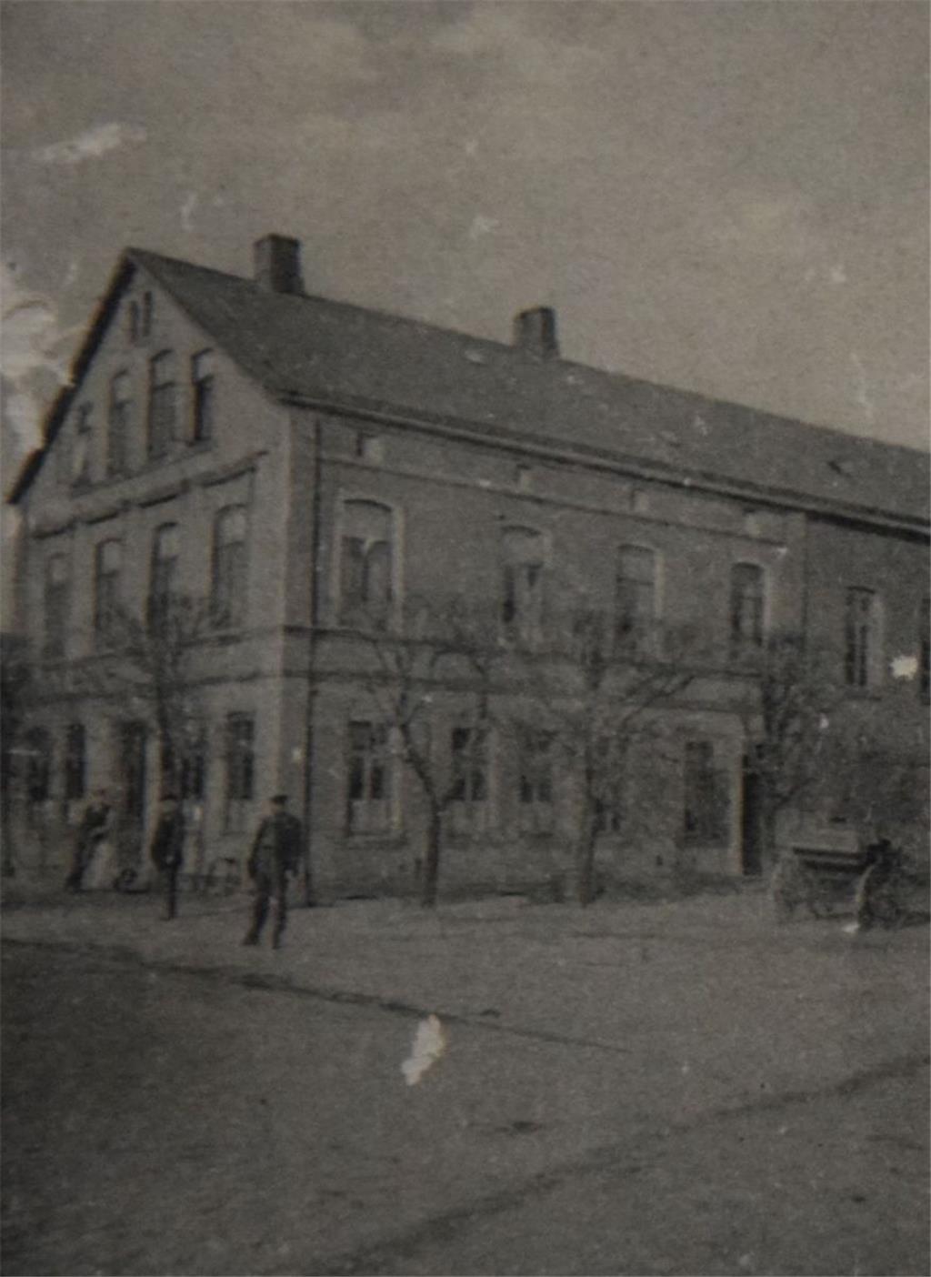 Der Vielander Hof an der Weserstraße 23 um 1907.  Foto: Sammlung Heuwinkel