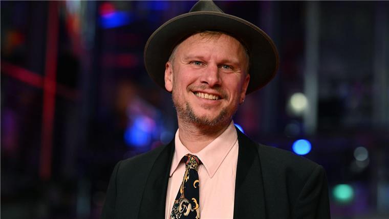Robert Stadlober: Tucholsky-Album nach Goebbels-Film Der vielbeschäftige Schauspieler macht auch Musik.