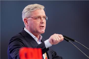 Der Vorsitzende des Auswärtigen Ausschusses im Bundestag, Norbert Röttgen, hat seine Kandidatur für die Nachfolge von CDU-Chefin Kramp-Karrenbauer angemeldet.