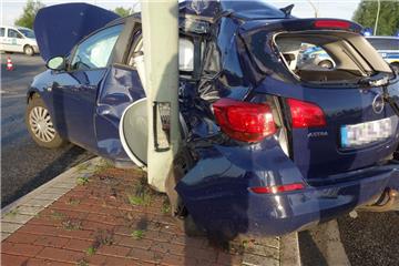Der Wagen der jungen Frau wurde bei dem Unfall zerstört. 