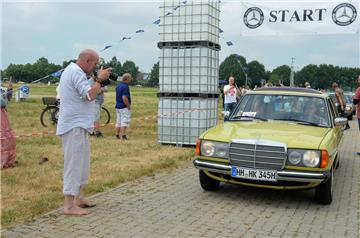 Der Wagen mit der Startnummer 324 machte den neuen Rekord klar. 