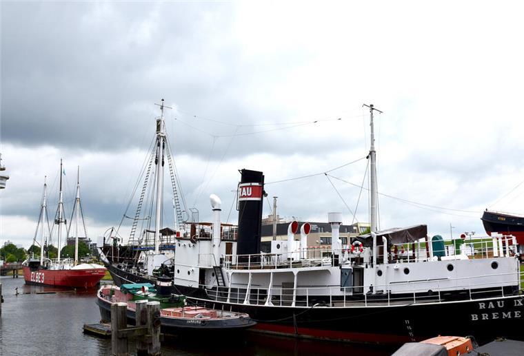 Schiffe im Bremerhavener Museumshafen gehen in die Winterpause Der Walfänger RAU IX im Museumshafen.