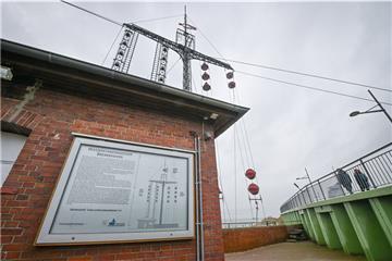 Der Wasserstandsanzeiger am Weserdeich. Zur Sail soll er wieder den korrekten Wasserstand anzeigen.