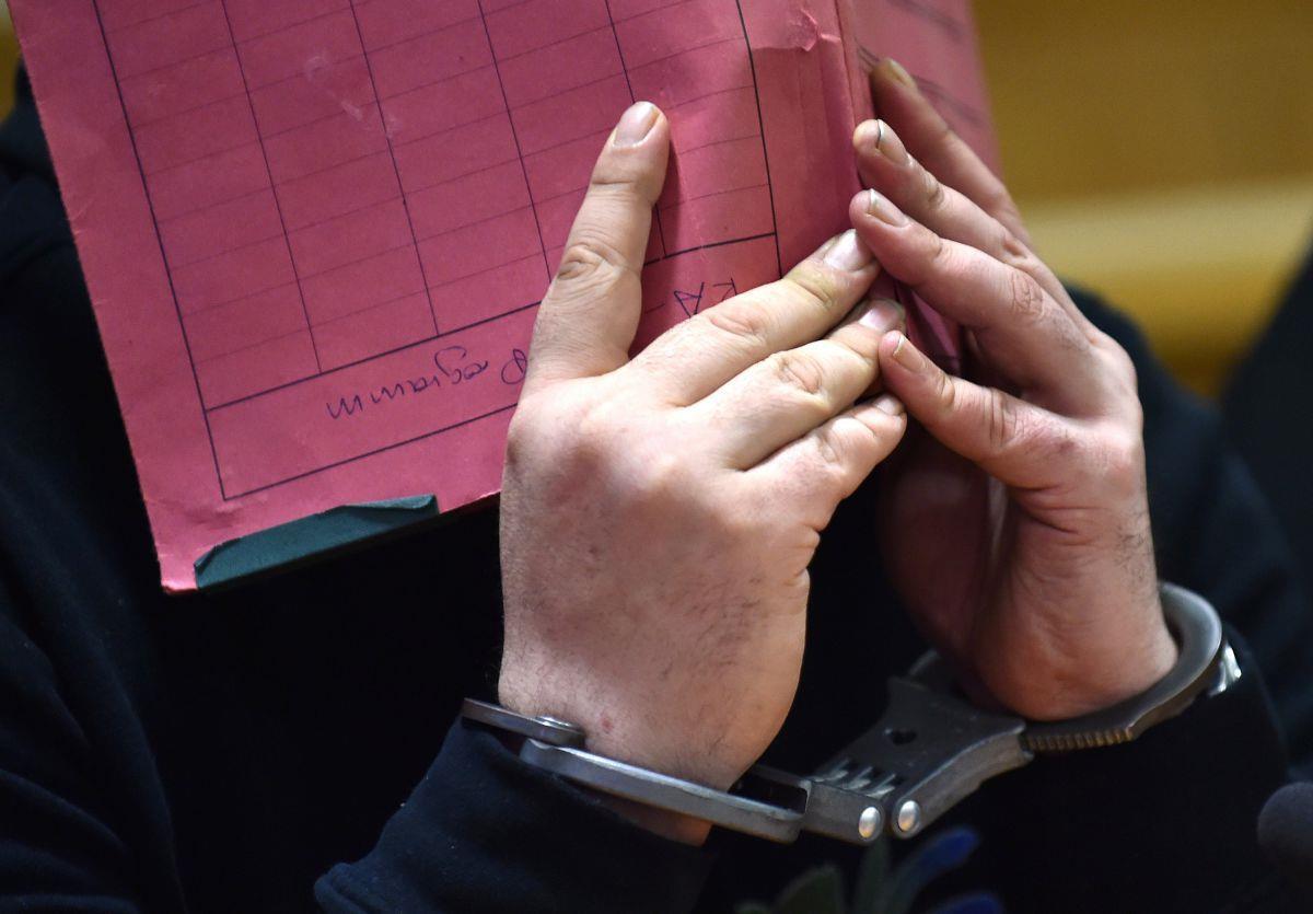 Der wegen mehrfachen Mordes angeklagte ehemalige Krankenpfleger Niels H. im Landgericht Oldenburg: Er soll über 100 Menschen umgebracht haben.