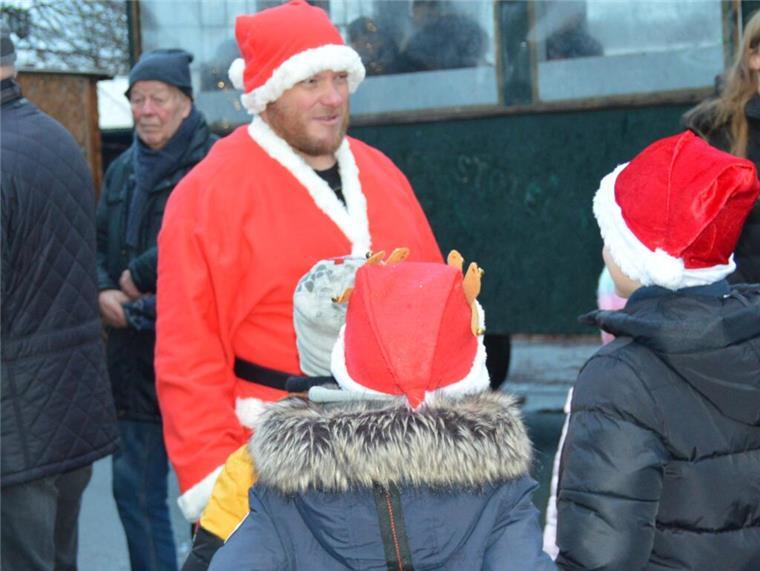 Weihnachtsmarkt am 2. Advent in Stotel Der Weihnachtsmann in Stotel