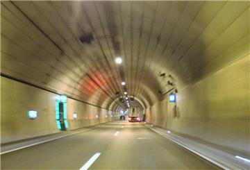 Foto in einer Röhre des Wesertunnels
