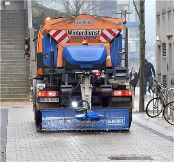 Der Winterdienst war am Sonnabend auf den Hauptverkehrsstraßen unterwegs.