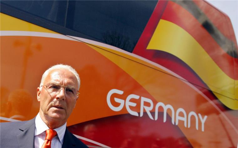Der WM-Skandal ist auch nach den Ermittlungen des DFB nicht aufgeklärt, aber neue Spuren sollen zu Franz Beckenbauer führen. 
