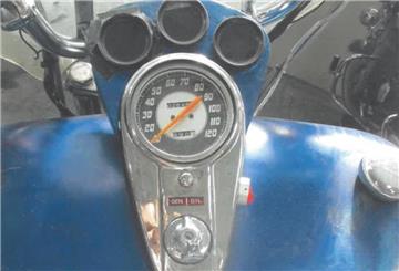 Der Zoll hat in Bremerhaven ein für den amerikanischen Markt gefertigtes Motorrad der Marke „Boss Hoss Cycles“ beschlagnahmt.