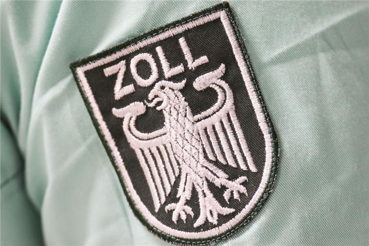 Zoll überprüft Einhaltung von Mindestlohn Der Zoll überprüft Betriebe am Dienstag und Mittwoch auf Einhaltung des Mindestlohngesetzes.