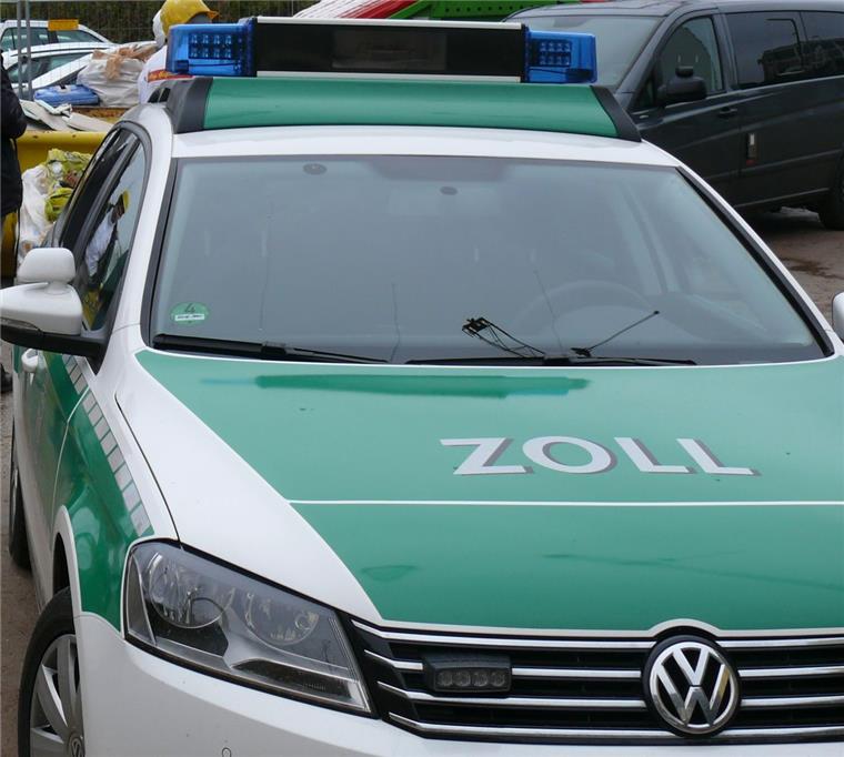 Wegen Schwarzarbeit: Bremerhavener Unternehmer kriegt zwei Jahre auf Bewährung Der Zoll wirft immer ein Auge auf Schwarzarbeiter.