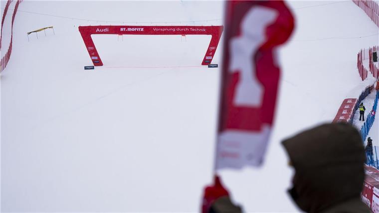 Zweites Ski-Rennen in St. Moritz abgesagt Der zweite Super-G der Damen in St. Moritz wurde wetterbedingt abgesagt.