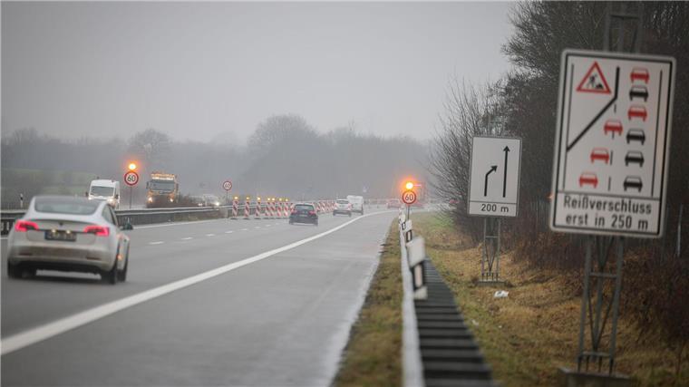 Trotz Klage: Wie geht es mit dem Weiterbau der A20 weiter? Derzeit endet die A20 östlich von Bad Segeberg. (Archivbild)