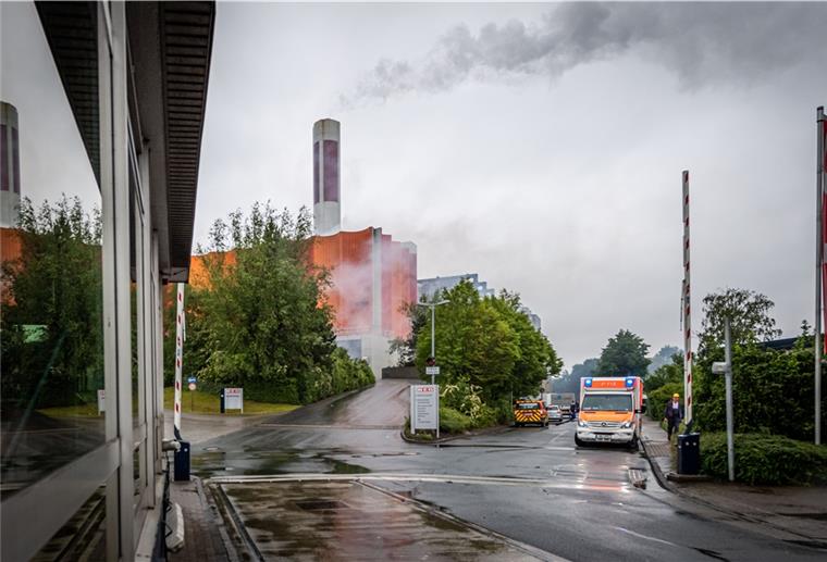 Löscharbeiten in Müllbunker bei der MBA dauern an Derzeit werden auf dem Gelände der MBA Nachlöscharbeiten durchgeführt.