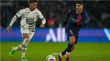 Désiré Doué im Trikot von Stade Rennes wird künftig für Paris Saint-Germain spielen.