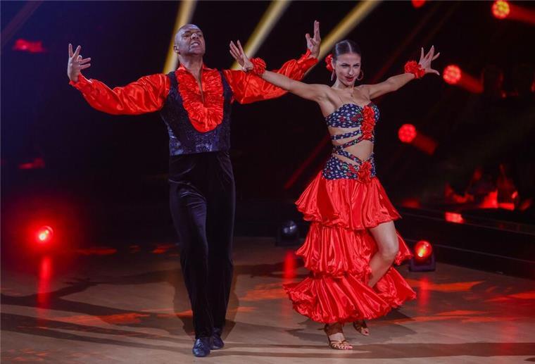 „Let’s Dance“: Eine Popsängerin muss abtanzen Detlef D! Soost und Ekaterina Leonova tanzen zusammen.