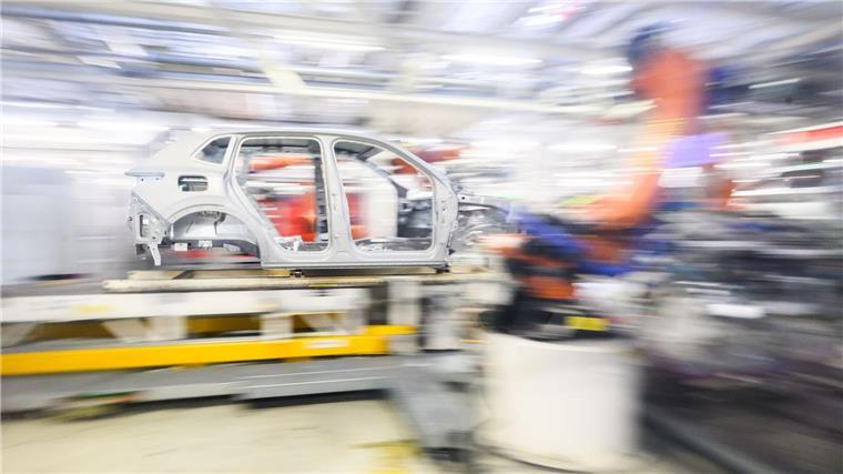 Studie: Autobauer aus Asien fahren deutschen Konzernen davon Deutsche Hersteller wie VW leiden unter schwacher Nachfrage und hohen Kosten. (Archivfoto)