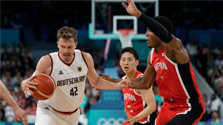 Auftakt geglückt: Basketballer mit klarem Sieg Deutschlands Basketballer starten mit Sieg in Olympia.