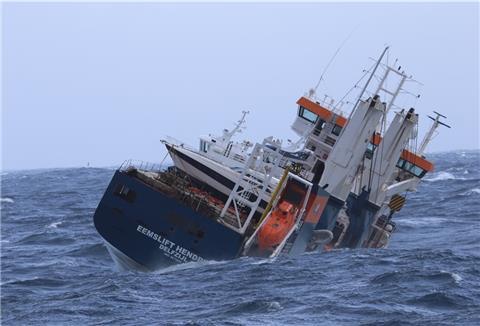 Die 112 Meter lange „Eemslift Hendrika“ der niederländischen Reederei Amasus Shipping war auf dem Weg von Bremerhaven nach Kolvereid an der norwegischen Küste gewesen.