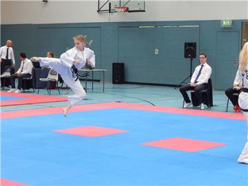 Die 16-jährige Nordenhamerin Maira Gloystein nimmt zum zweiten Mal an Weltmeisterschaften im Taekwondo teil.