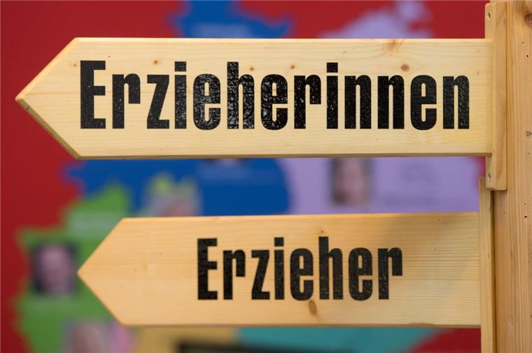 Bremerhaven: 17 Erzieherinnen können bleiben Die 17 Erzieherinnen können zumindest 2020 weiter an den Grundschulen in Bremerhaven bleiben.