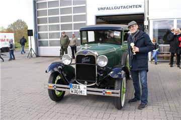 Die 17. RCN-Oldtimertage im Gewerbegebiet Debstedt waren trotz des Wetters ein v...