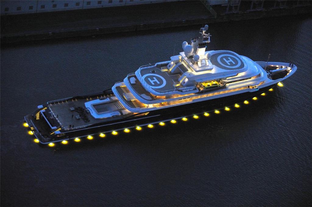 Die 2010 auf der Lloyd Werft erbaute Superyacht &quot;Luna&quot; ist nach einem Eigentümerwechsel ein Jahr lang in Bremerhaven umgebaut worden.