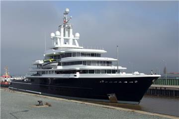 Die 2010 auf der Lloyd Werft erbaute Superyacht &quot;Luna&quot; ist nach einem Eigentümerwechsel ein Jahr lang in Bremerhaven umgebaut worden.