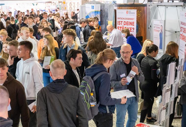 Wege in den Traumberuf: 25. Berufsfindungsmesse in Brake Berufsfindungsmesse