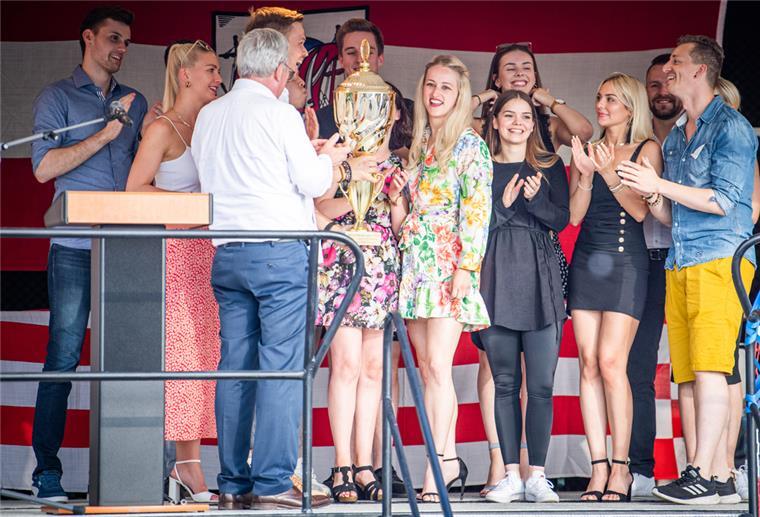 Die A-Lateinformation der TSG Bremerhaven wurde von den Lesern der NORDSEE-ZEITUNG und von Nord24 sowie einer Experten-Jury zur Mannschaft des Jahres gewählt. Foto: Hartmann