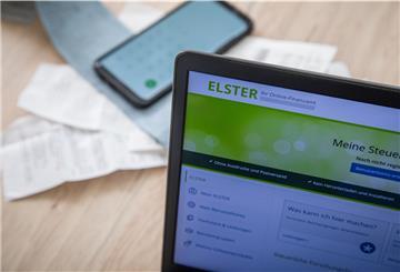 Ein Laptop, auf dem die Internetseite des Steuererklärungsprogramms Elster aufgerufen wurde.