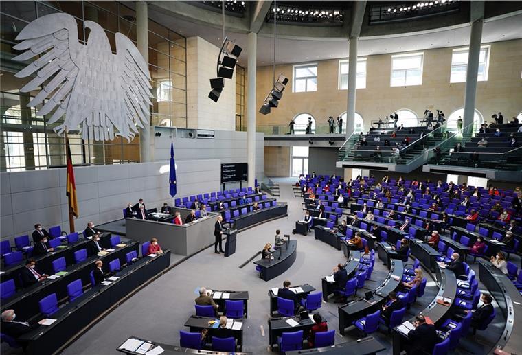 Corona: Bundestag beschließt Bundes-Notbremse Die Abgeordneten von Union und SPD stimmten am Mittwoch in zweiter Lesung dem Entwurf für eine Änderung des Infektionsschutzgesetzes zu.